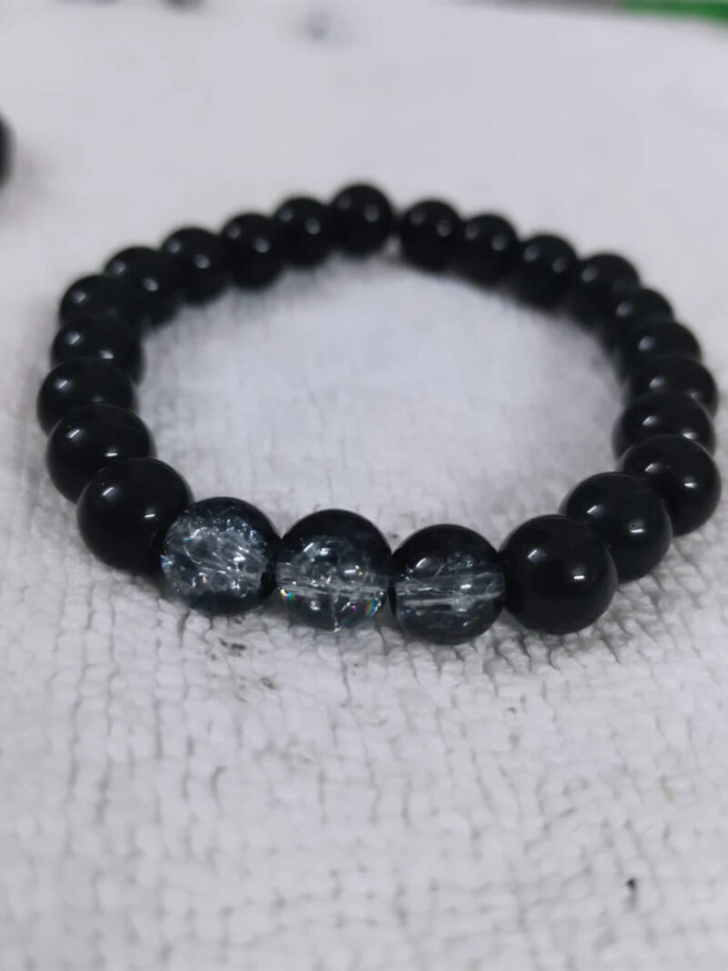 Women’s Black Beaded Bracelet with Crackle Beads