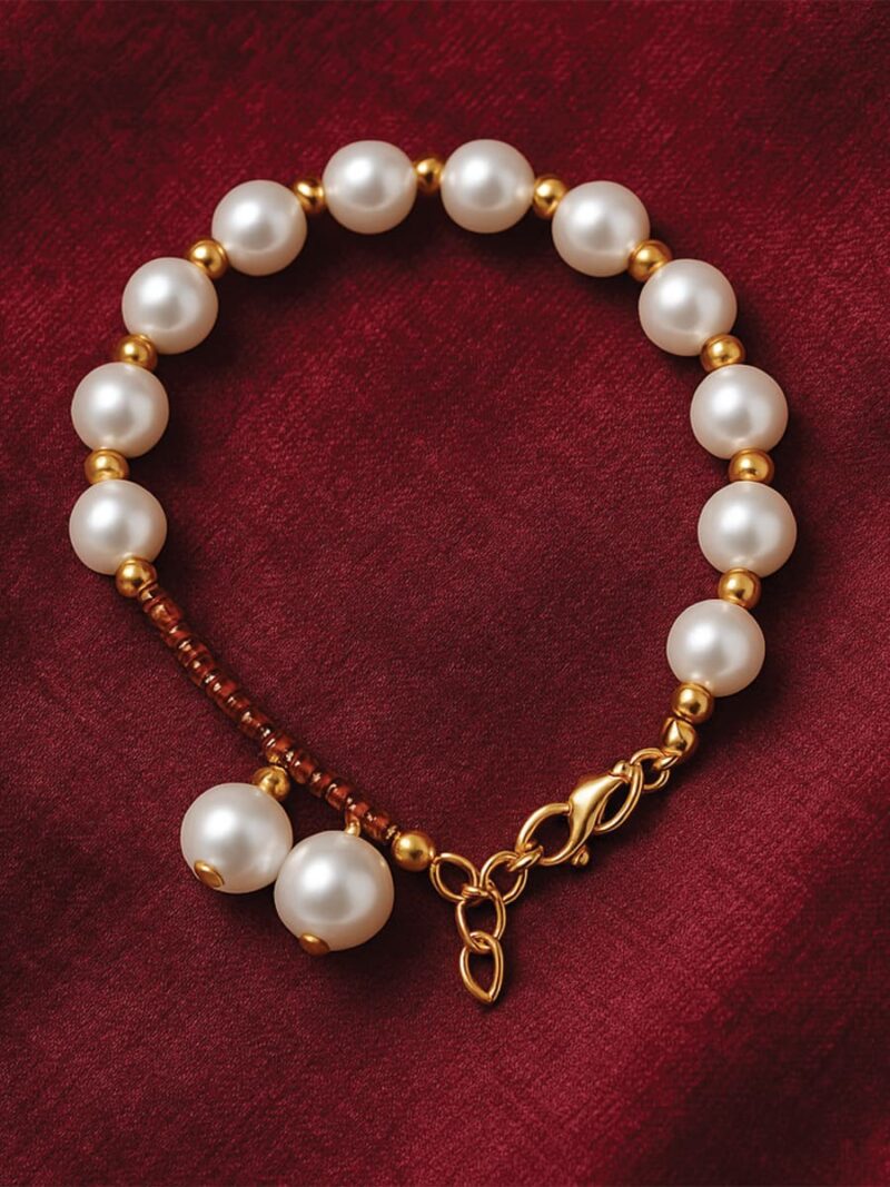 Women’s Pearl Beaded Bracelet – White & Gold