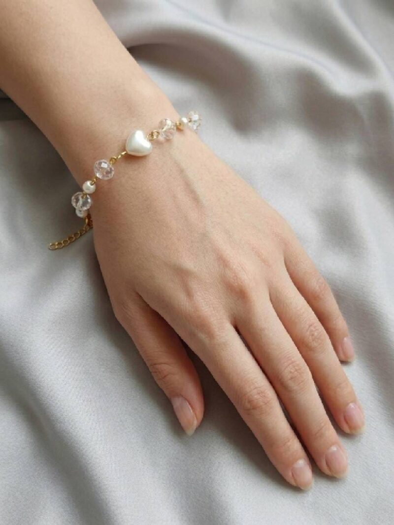 WJ-WP-BR04-WH-07 Womens Gold Pearl Crystal Heart Charm Bracelet
