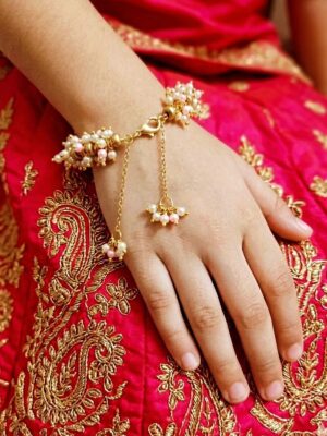 Women's Pearl Charm Bracelet - White