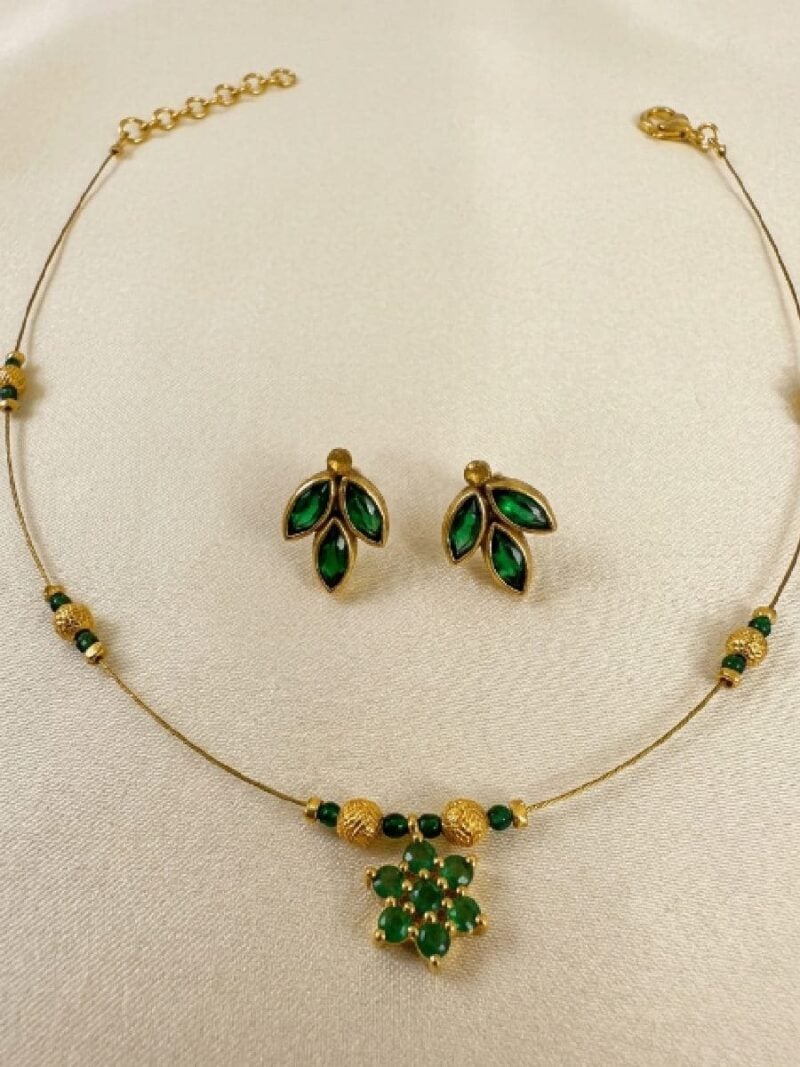Women's Gold Choker Stone Necklace Set - Green