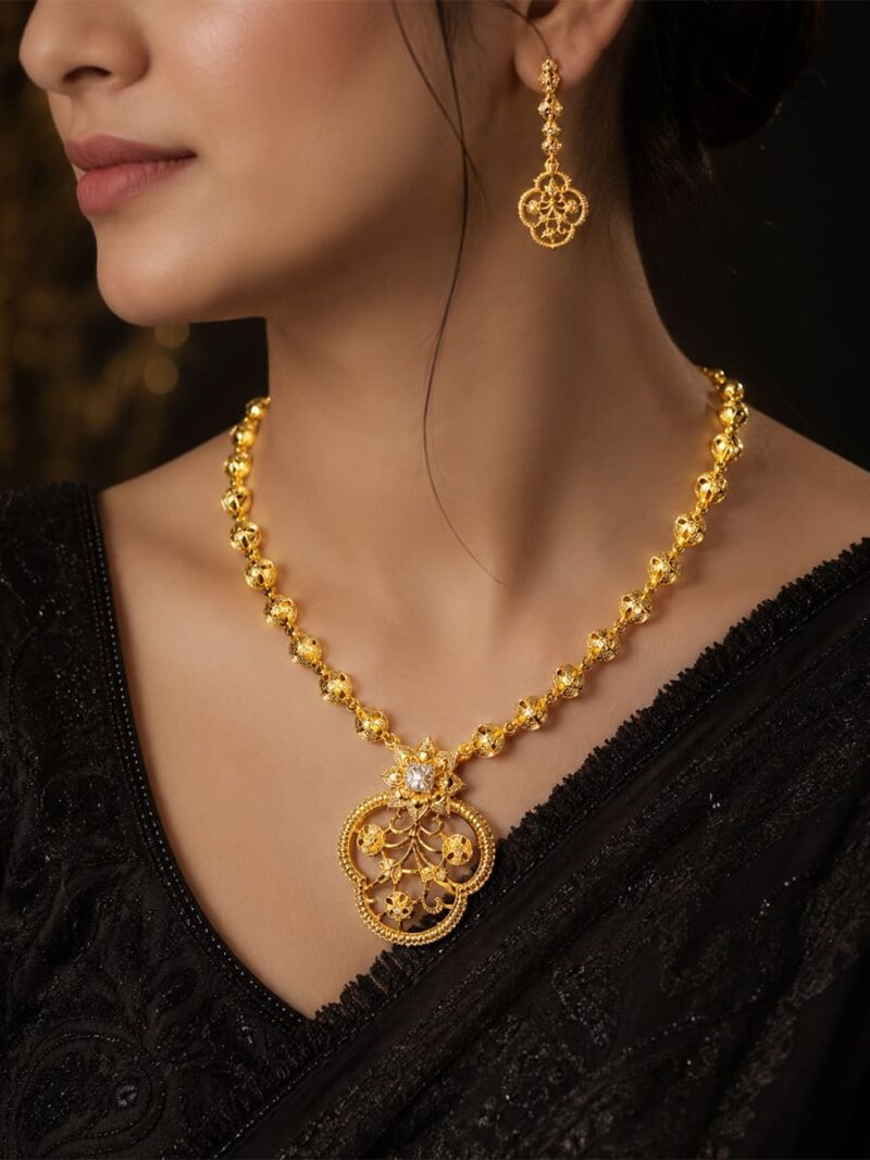 Women's Alloy Traditional Gold Necklace