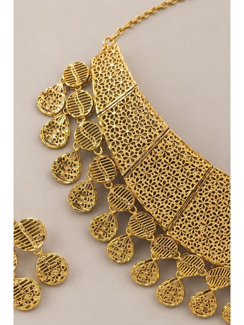 Choker Necklace Set - Gold Material