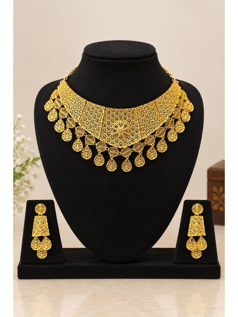 WJ-544-SD-85-08-F Choker Necklace Set - Gold Material