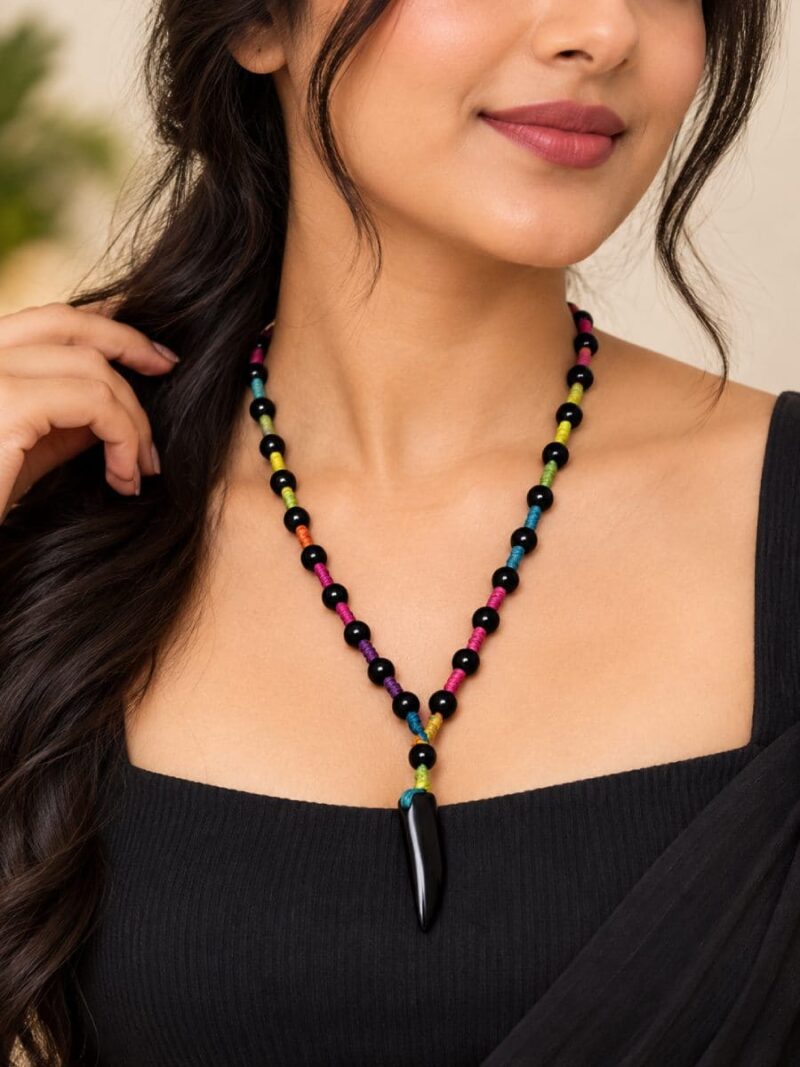 Unisex Thread Beaded Pendant Chain - Black
