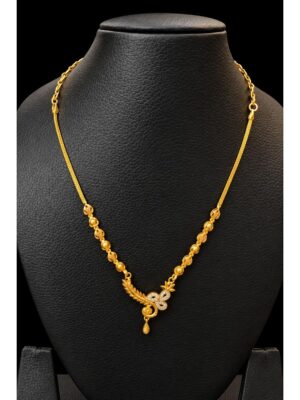 Women's Gold-Tone Floral Leaf Pendant Necklace
