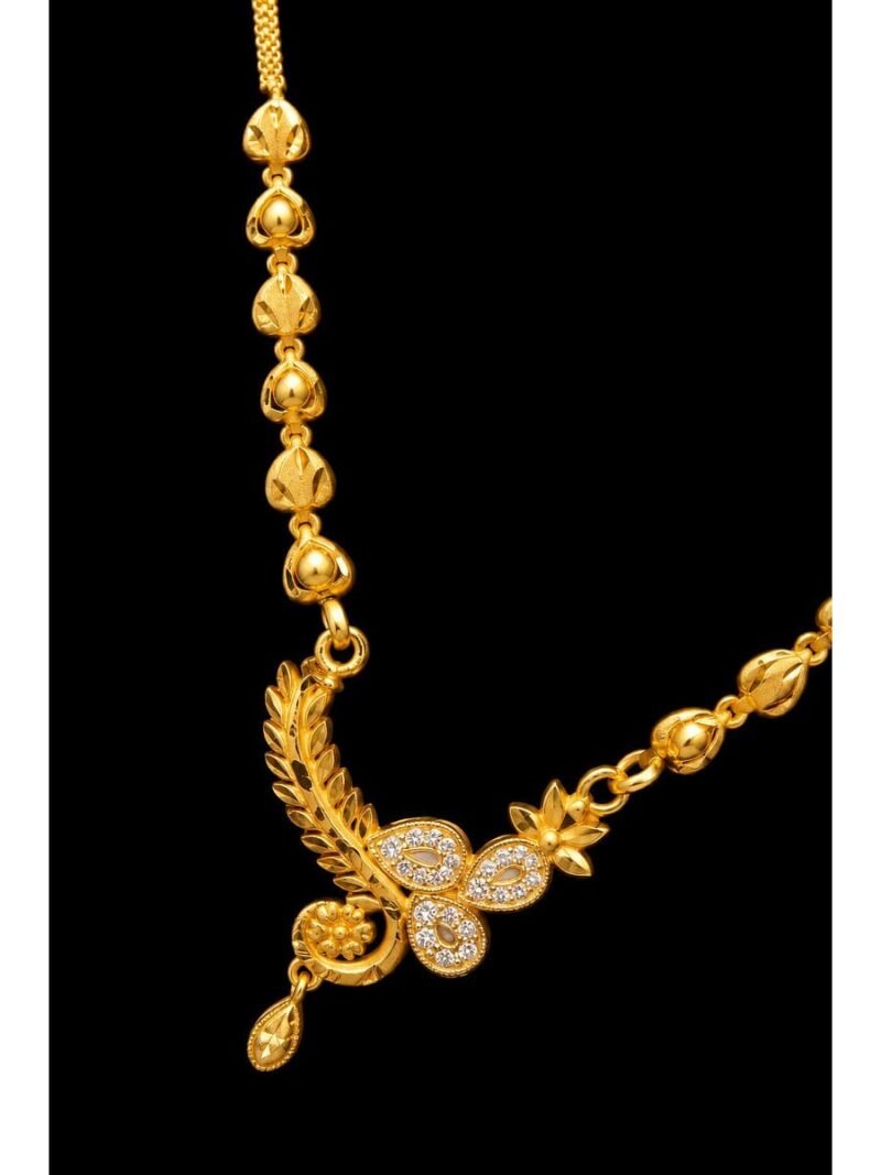 Women's Gold-Tone Floral Leaf Pendant Necklace